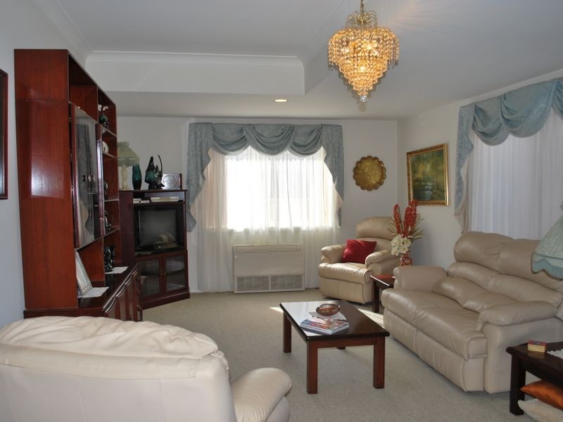 2/37 Griffiths Street, Oak Flats NSW 2529