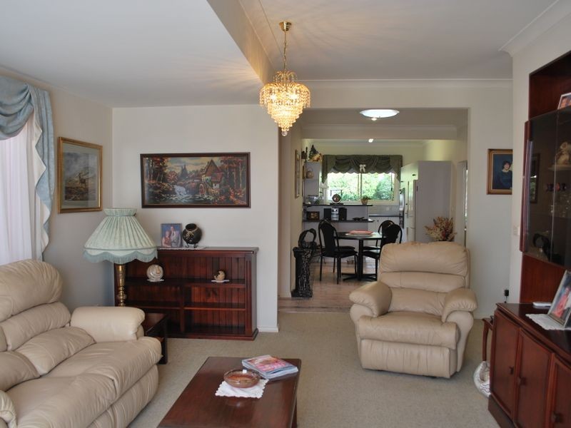 2/37 Griffiths Street, Oak Flats NSW 2529