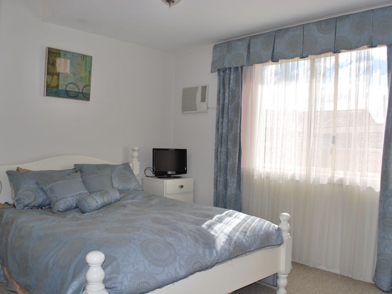 2/37 Griffiths Street, Oak Flats NSW 2529