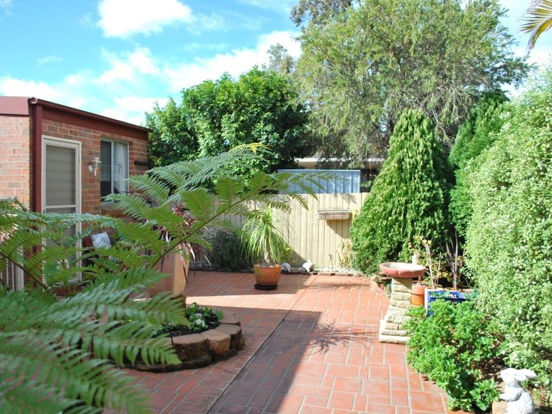 2/37 Griffiths Street, Oak Flats NSW 2529