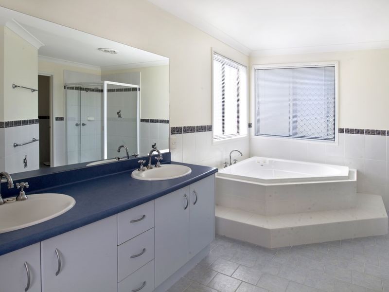 10 Shiraz Drive, Dapto NSW 2530