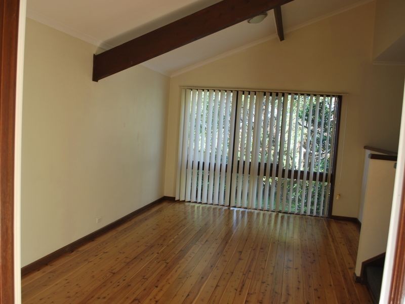 16 Conifer Street, Albion Park Rail NSW 2527