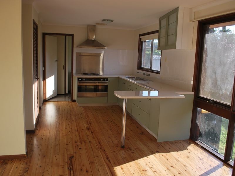 16 Conifer Street, Albion Park Rail NSW 2527
