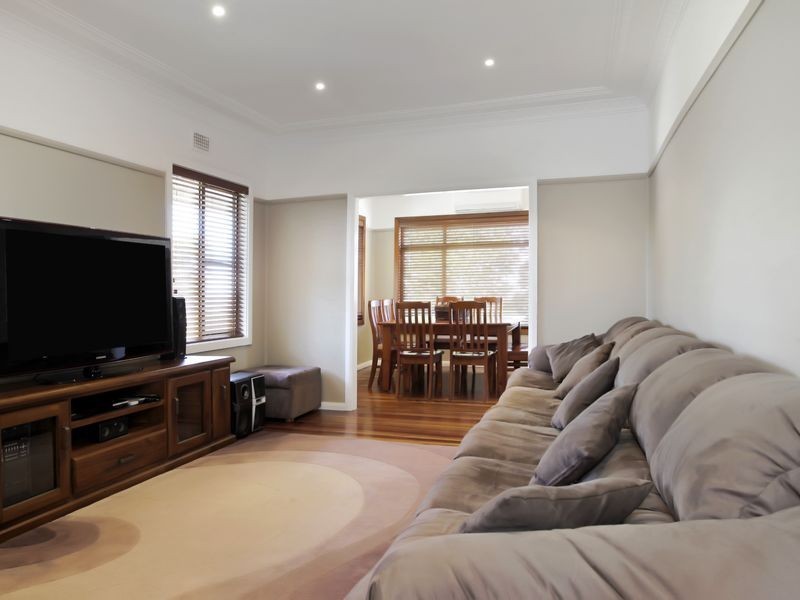 153 Farmborough Road, Farmborough Heights NSW 2526