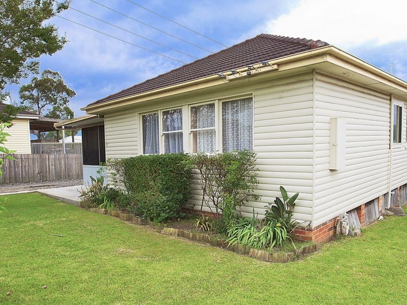 9 Gloucester Crescent, Dapto NSW 2530