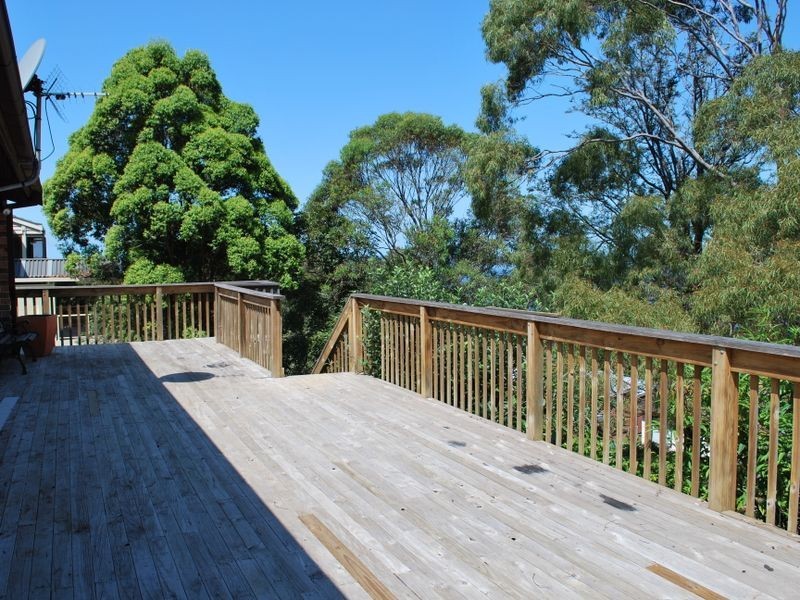 33 Hassan Street, Lake Heights NSW 2502