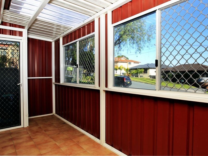 12 Cleary Avenue, Kanahooka NSW 2530