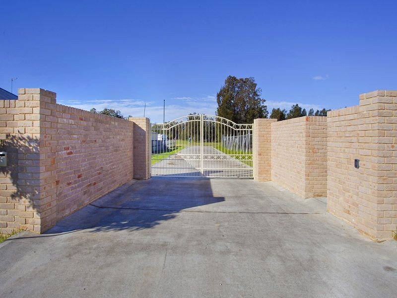 68 Rondanella Drive, Kanahooka NSW 2530