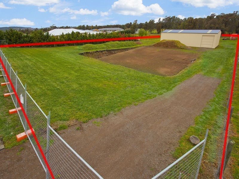 24 Rondanella Drive, Kanahooka NSW 2530