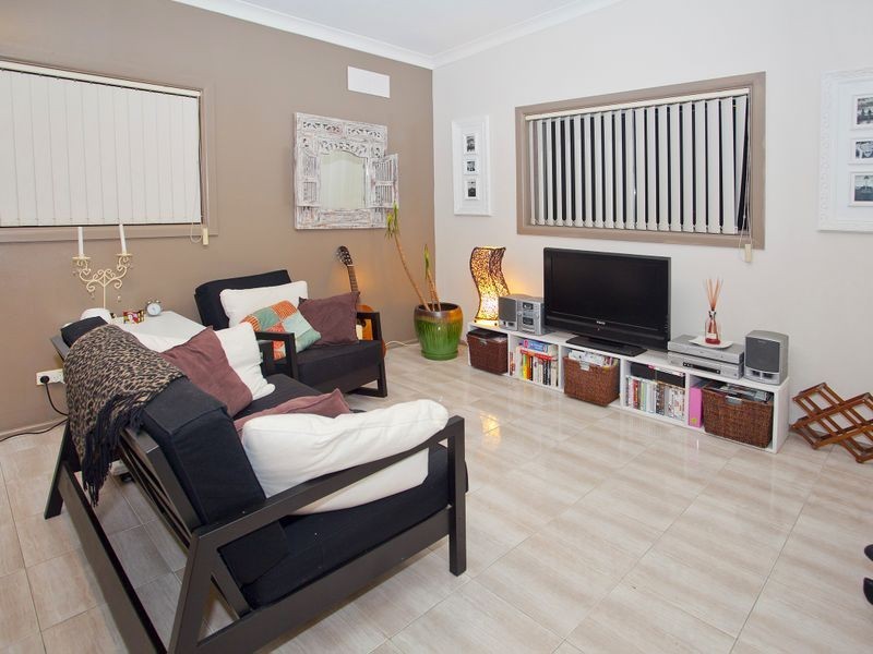 1 2 & 3/60 Beverley Avenue, Unanderra NSW 2526