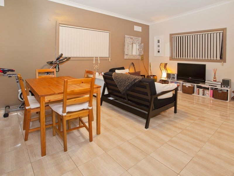 1 2 & 3/60 Beverley Avenue, Unanderra NSW 2526