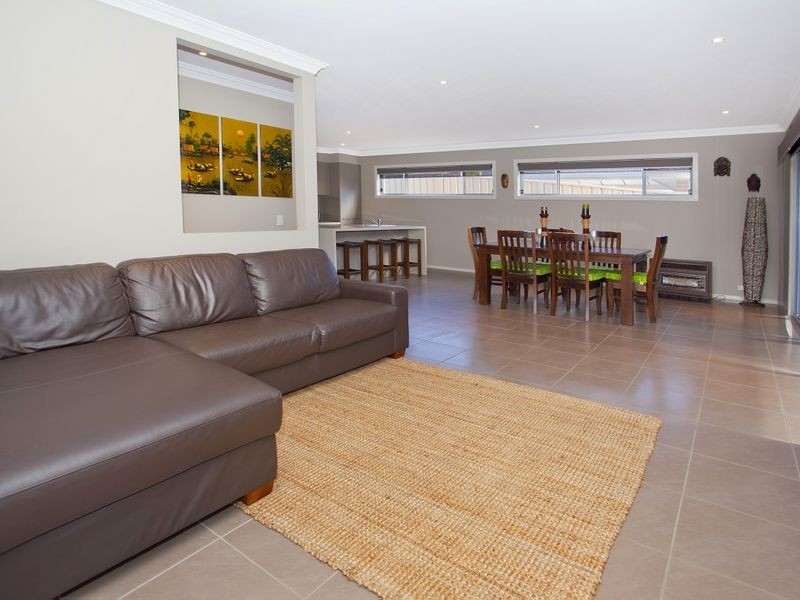 20 Theatre Terrace, Kanahooka NSW 2530
