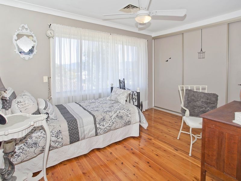 13 Burrows Avenue, Kanahooka NSW 2530