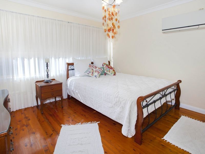 13 Burrows Avenue, Kanahooka NSW 2530