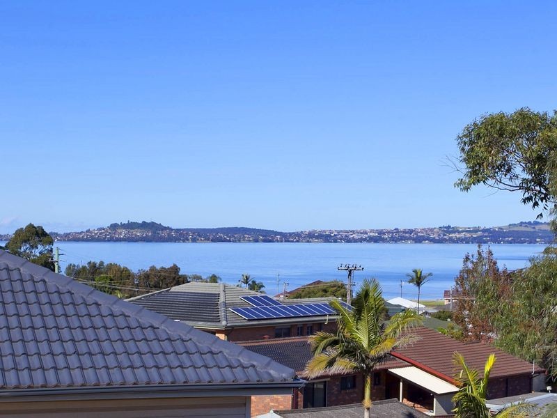 13 Burrows Avenue, Kanahooka NSW 2530