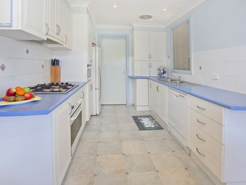 31 Eleebana Crescent, Koonawarra NSW 2530