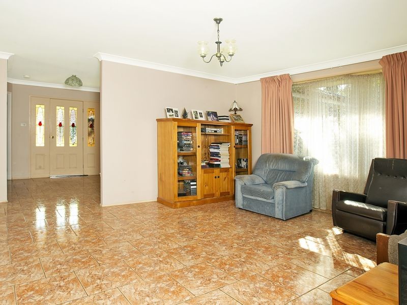 24 Spoonbill Place, Albion Park Rail NSW 2527