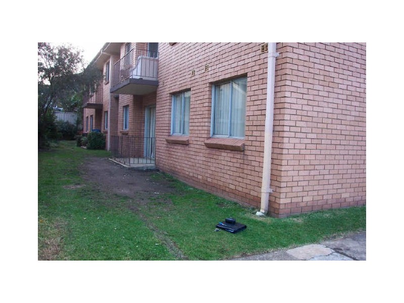 8/6 Mackie Street, Coniston NSW 2500