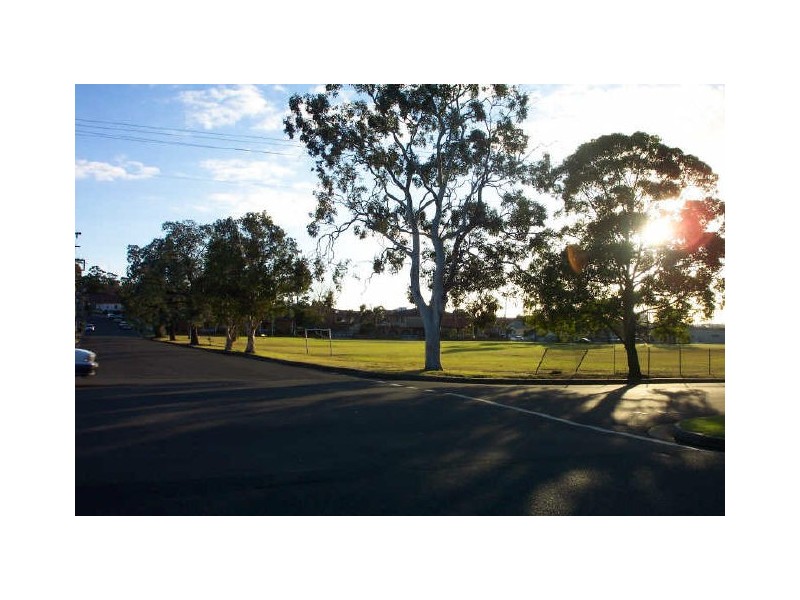 8/6 Mackie Street, Coniston NSW 2500