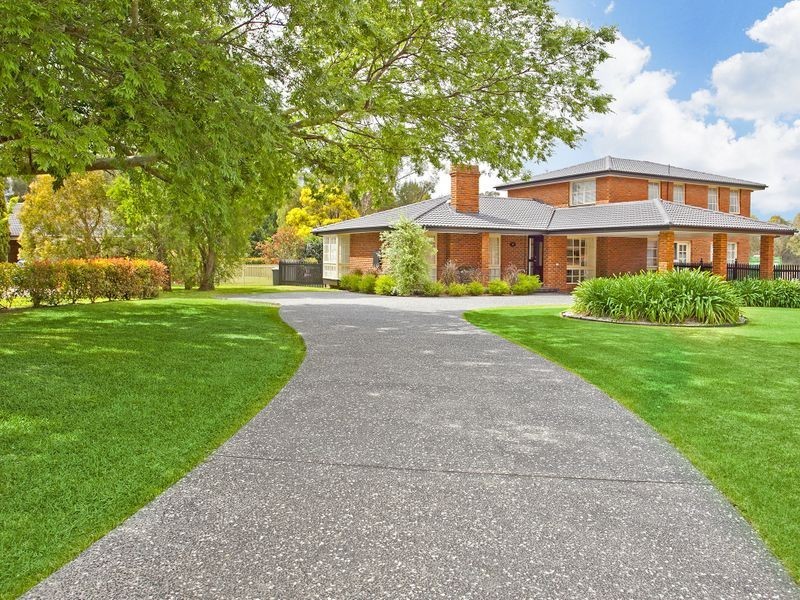 33 Windsor Crescent, Brownsville NSW 2530