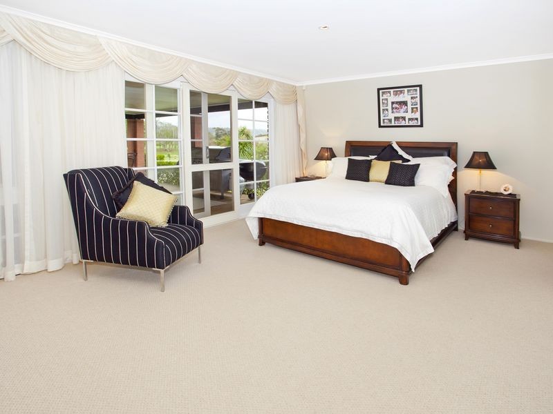 33 Windsor Crescent, Brownsville NSW 2530