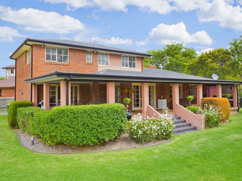 33 Windsor Crescent, Brownsville NSW 2530