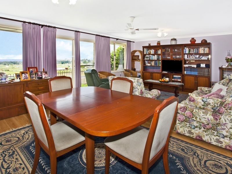 54 Sanderson Road, Kanahooka NSW 2530