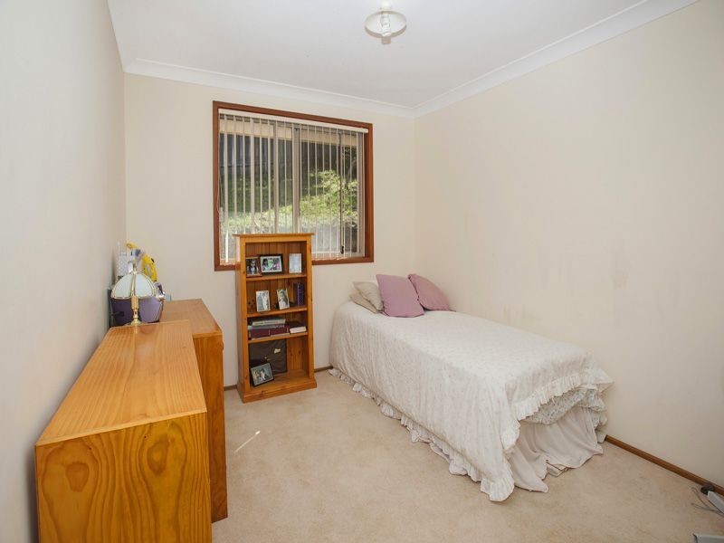 6 Sandalwood Road, Farmborough Heights NSW 2526