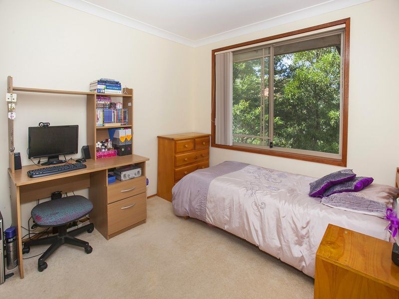 6 Sandalwood Road, Farmborough Heights NSW 2526