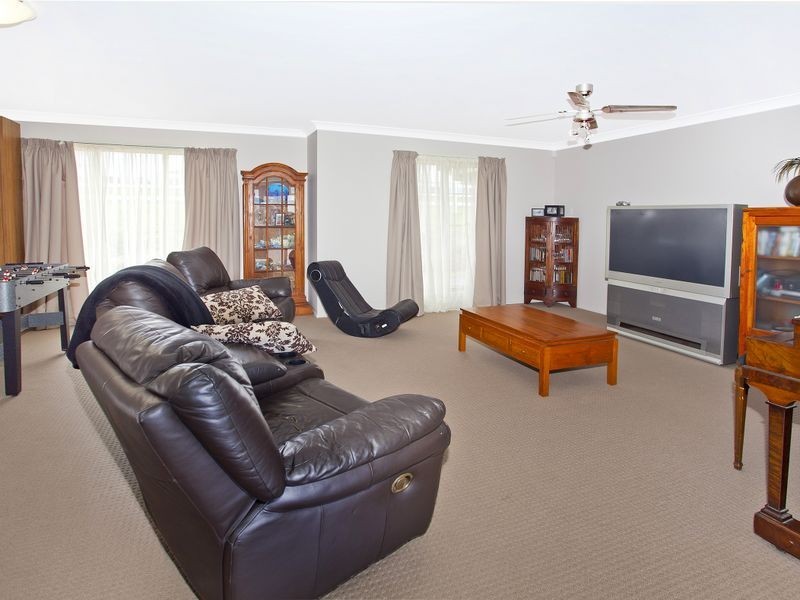 11 Larkins Lane, Yallah NSW 2530