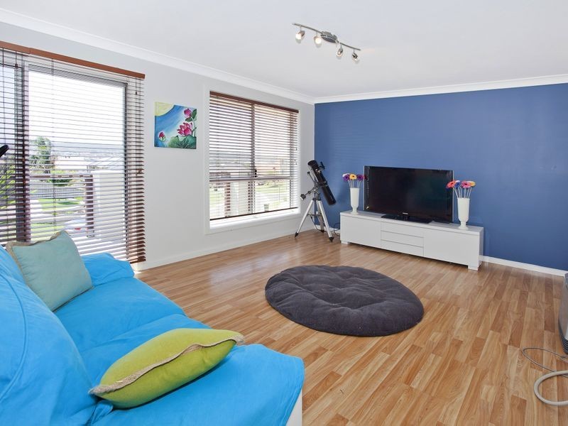 33 Byron Circuit, Flinders NSW 2529