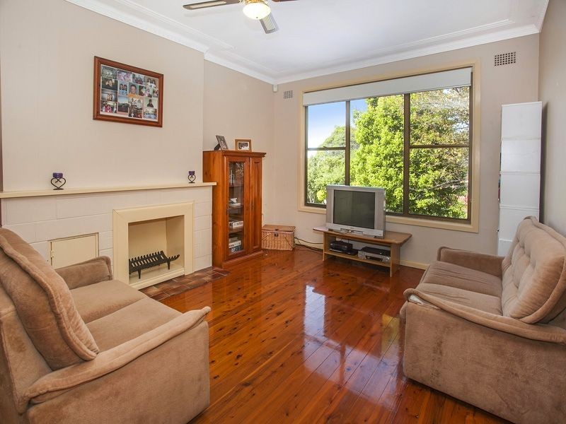 6 Laver Road, Dapto NSW 2530