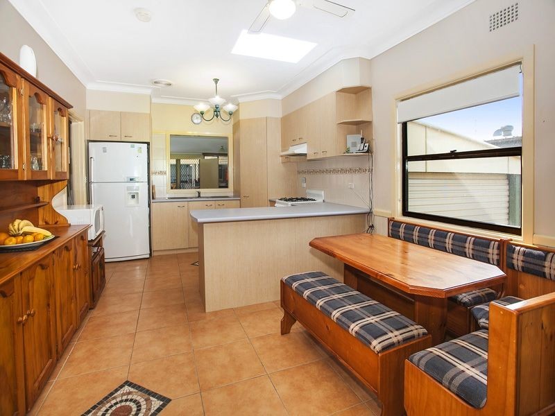 6 Laver Road, Dapto NSW 2530