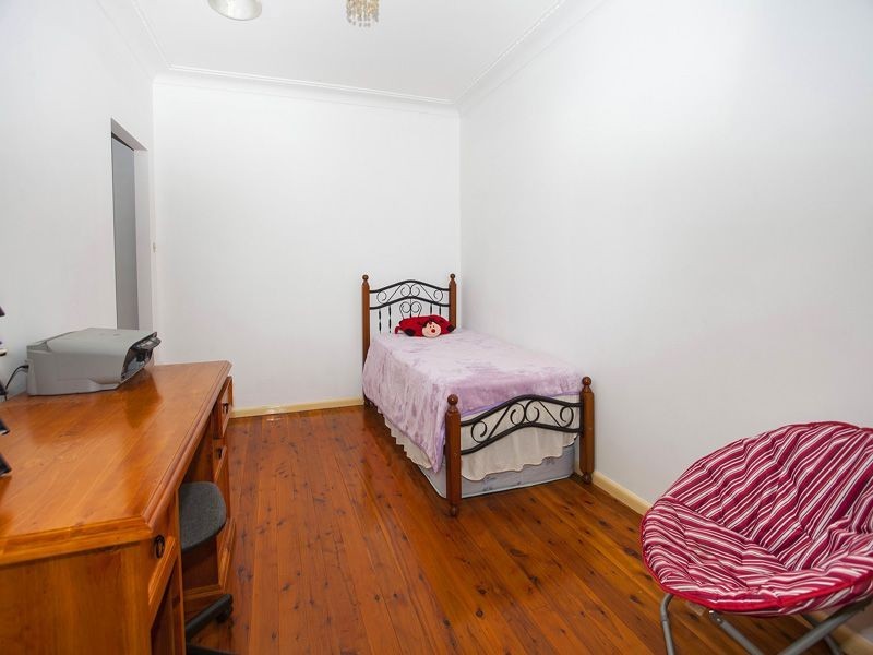 6 Laver Road, Dapto NSW 2530