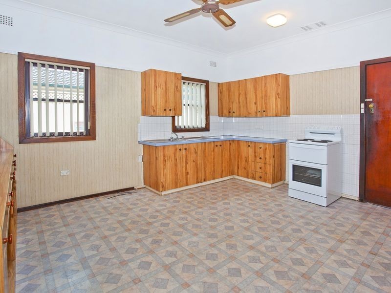 250 Princes Highway, Dapto NSW 2530