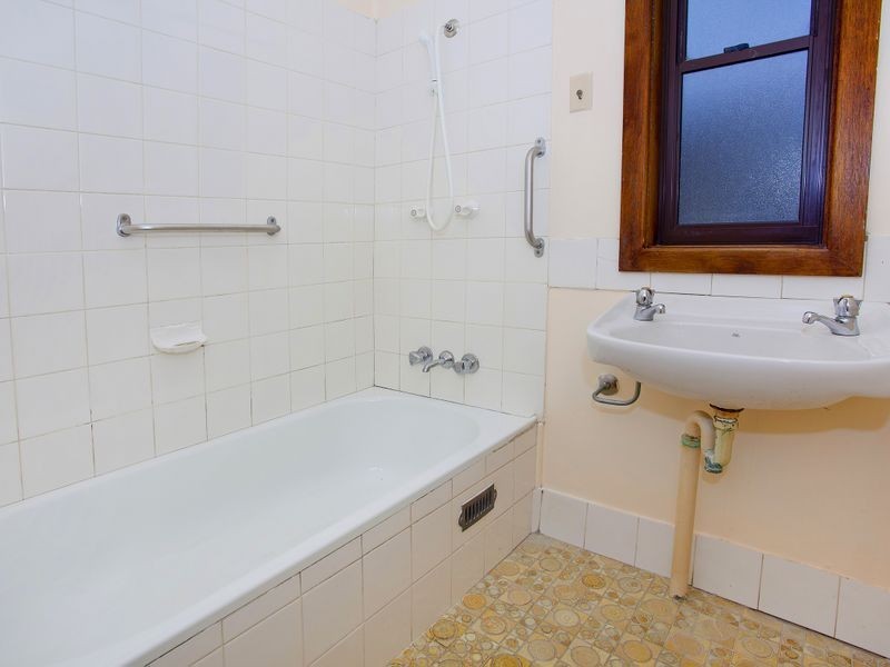 250 Princes Highway, Dapto NSW 2530