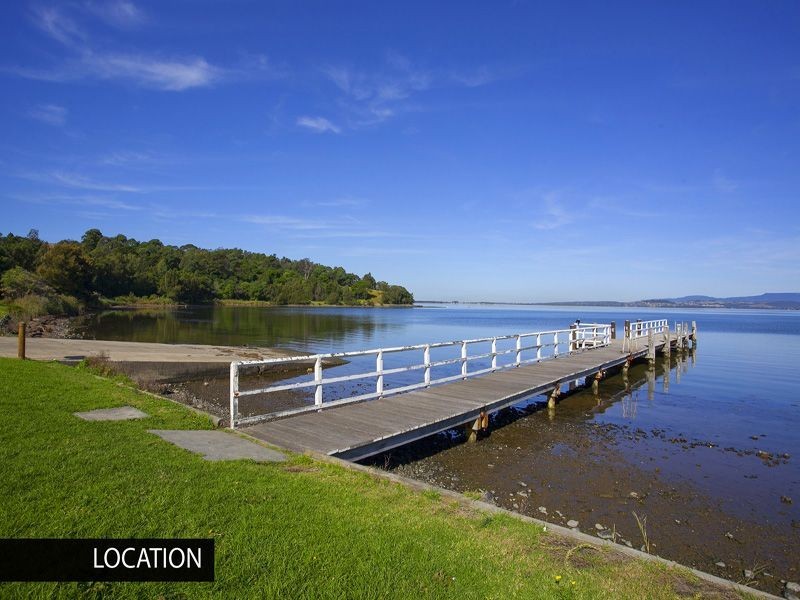 12 Lake Heights Road, Lake Heights NSW 2502