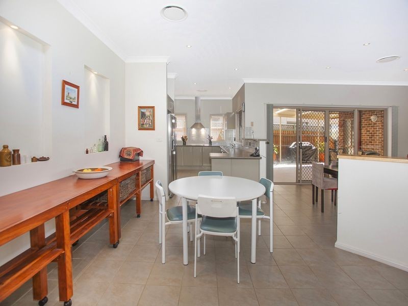 106 Stanthorpe Drive, Kanahooka NSW 2530