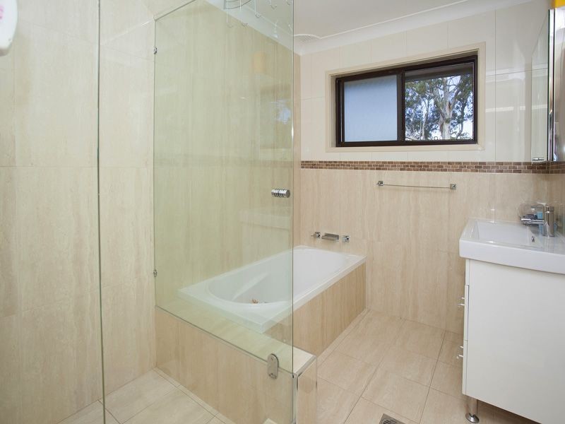 297 Farmborough Road, Farmborough Heights NSW 2526