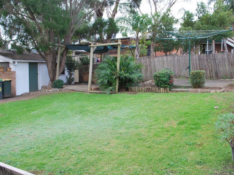 16 Deeson Place, Dapto NSW 2530