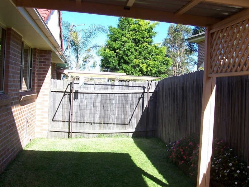 2/20 Kianga Close, Flinders NSW 2529