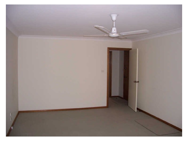 2/20 Kianga Close, Flinders NSW 2529