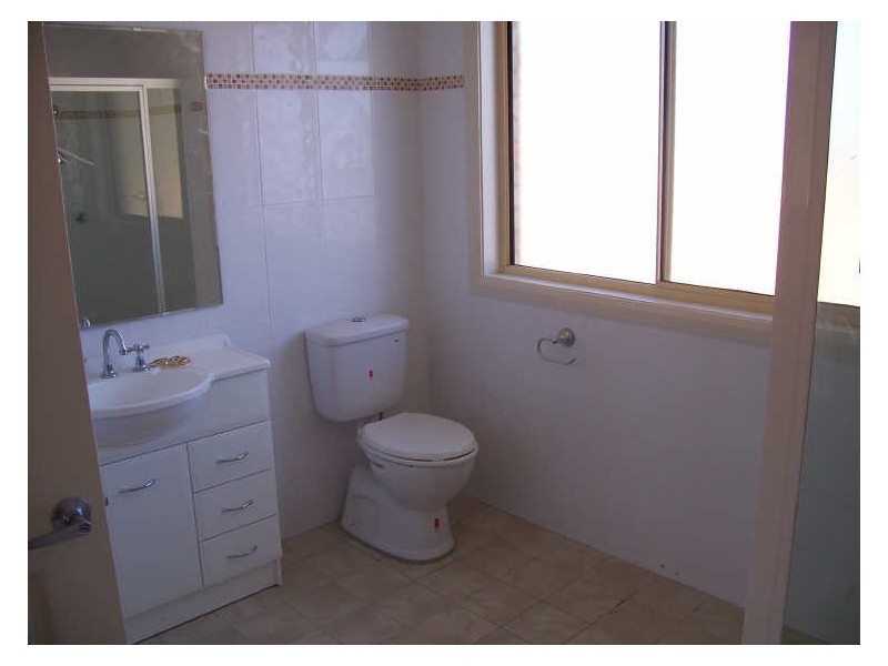 2/8 Chaffey Way, Albion Park NSW 2527