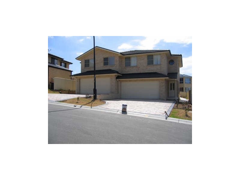 2/8 Chaffey Way, Albion Park NSW 2527