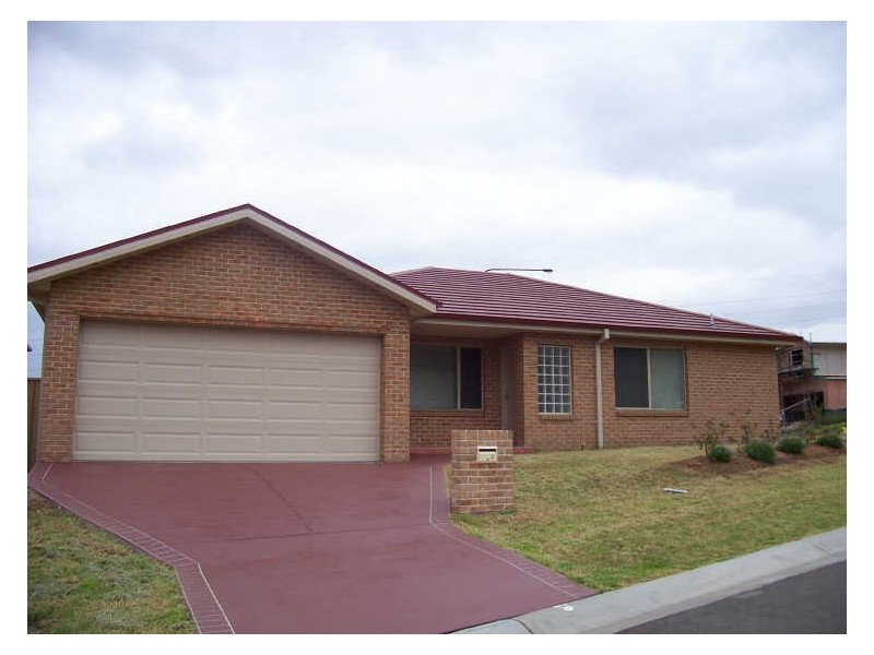 2 Macalister Terrace, Albion Park NSW 2527