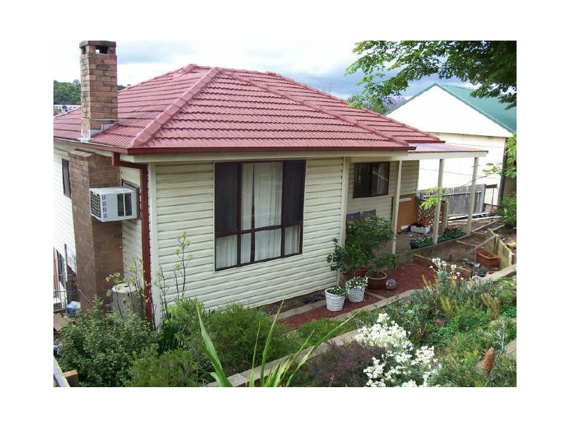 16 RHONDDA STREET, Berkeley NSW 2506