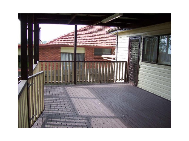 34 Simpson Parade, Albion Park NSW 2527