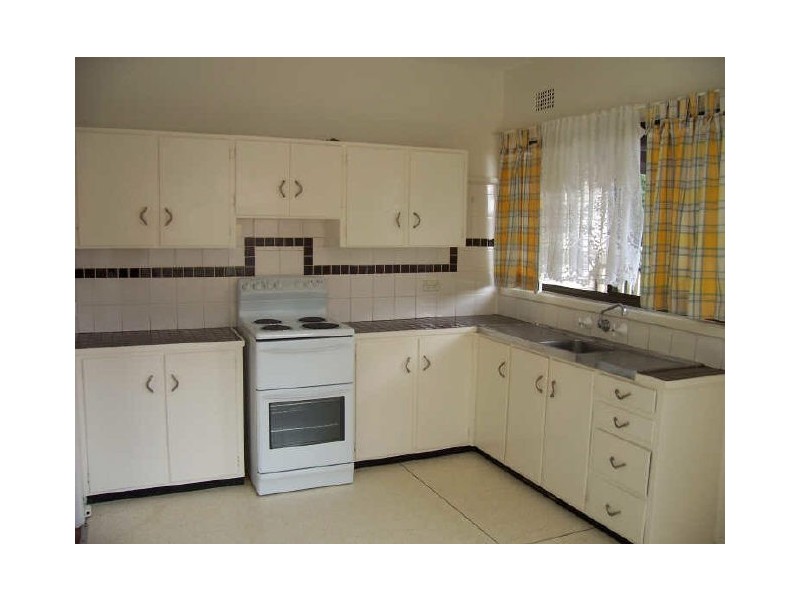 34 Simpson Parade, Albion Park NSW 2527