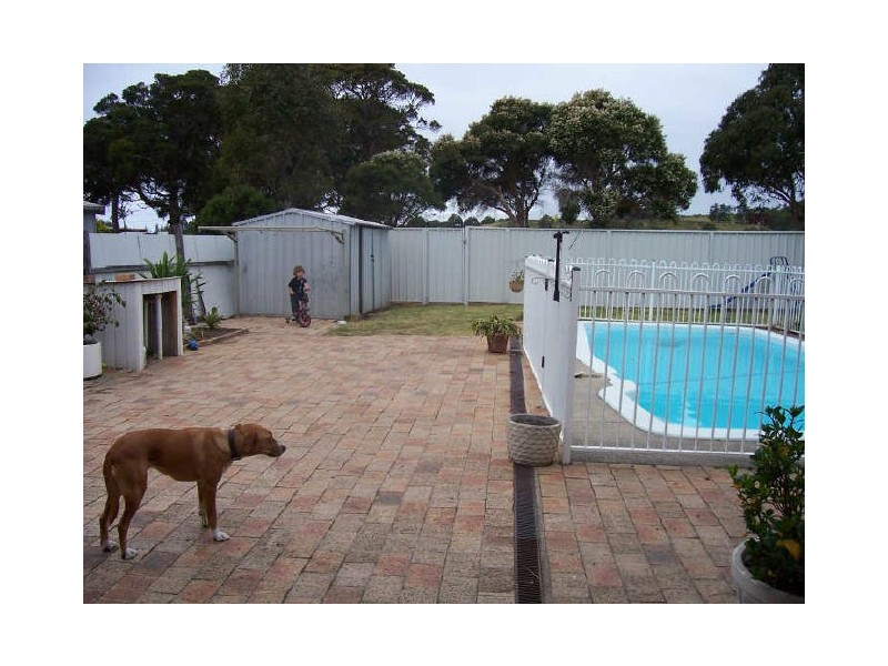 9 Karingal Avenue, Koonawarra NSW 2530