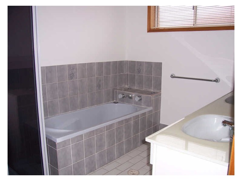 6 Denham Drive, Horsley NSW 2530